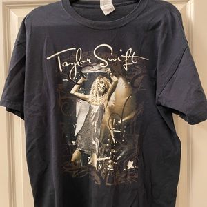 Taylor Swift fearless tour shirt